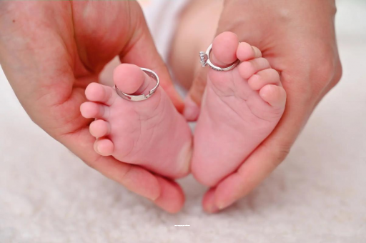 丹阳宝宝睡觉频繁惊吓举手